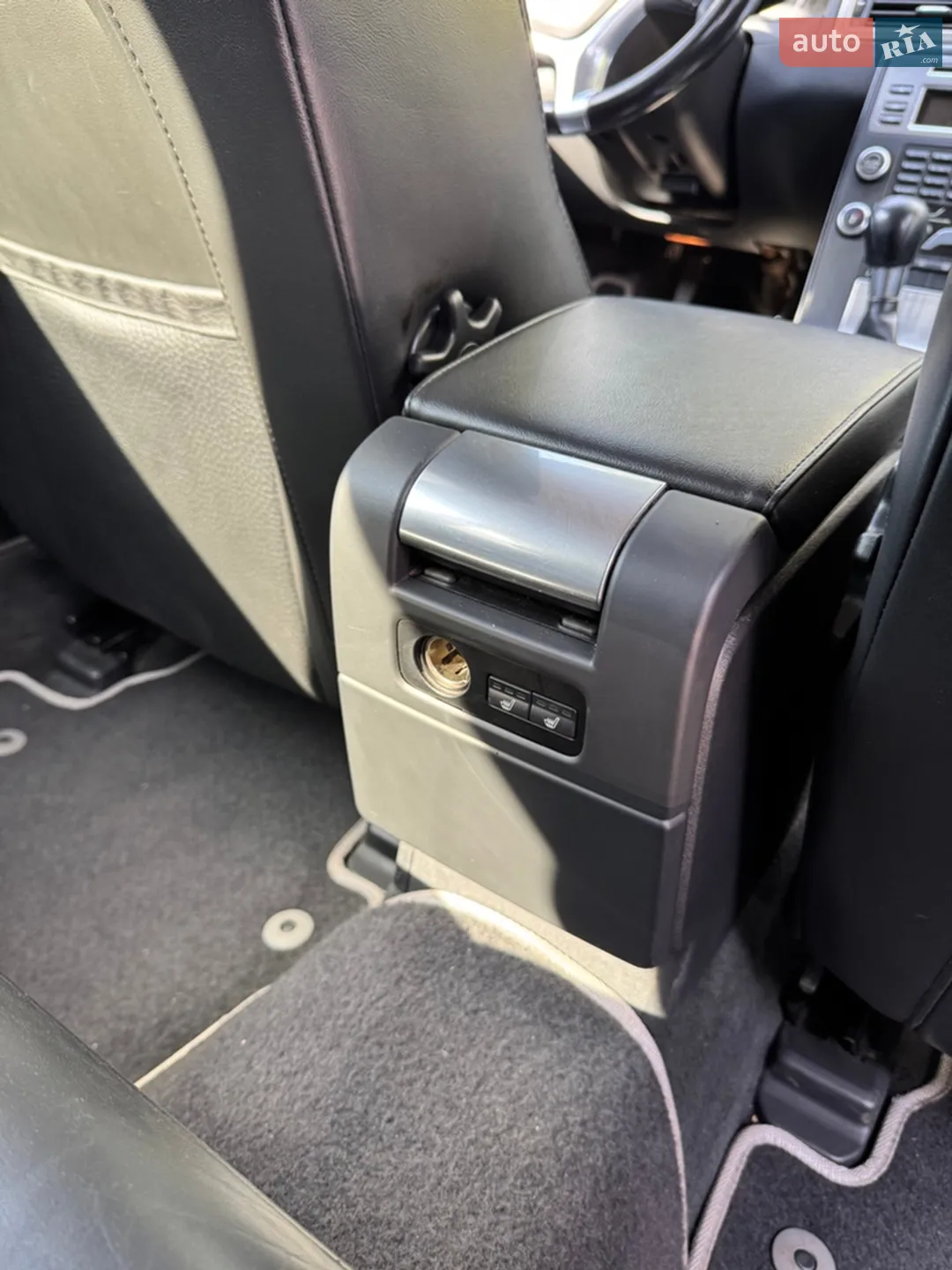 2010 Volvo V70 - мініатюра 16