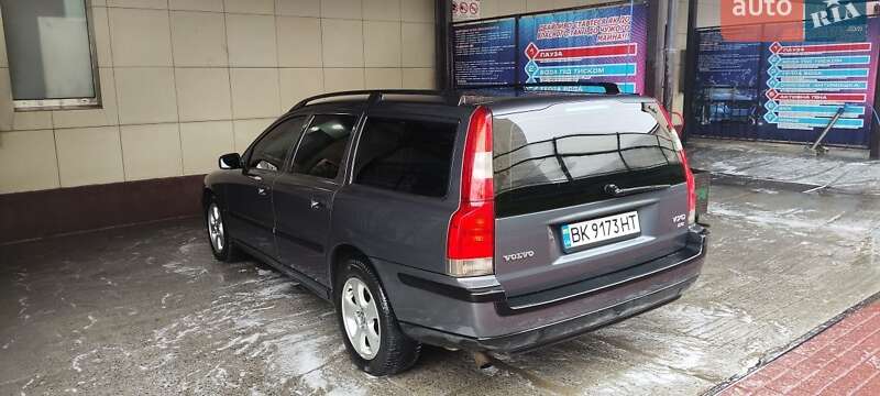 Универсал Volvo V70 2004 в Костополе