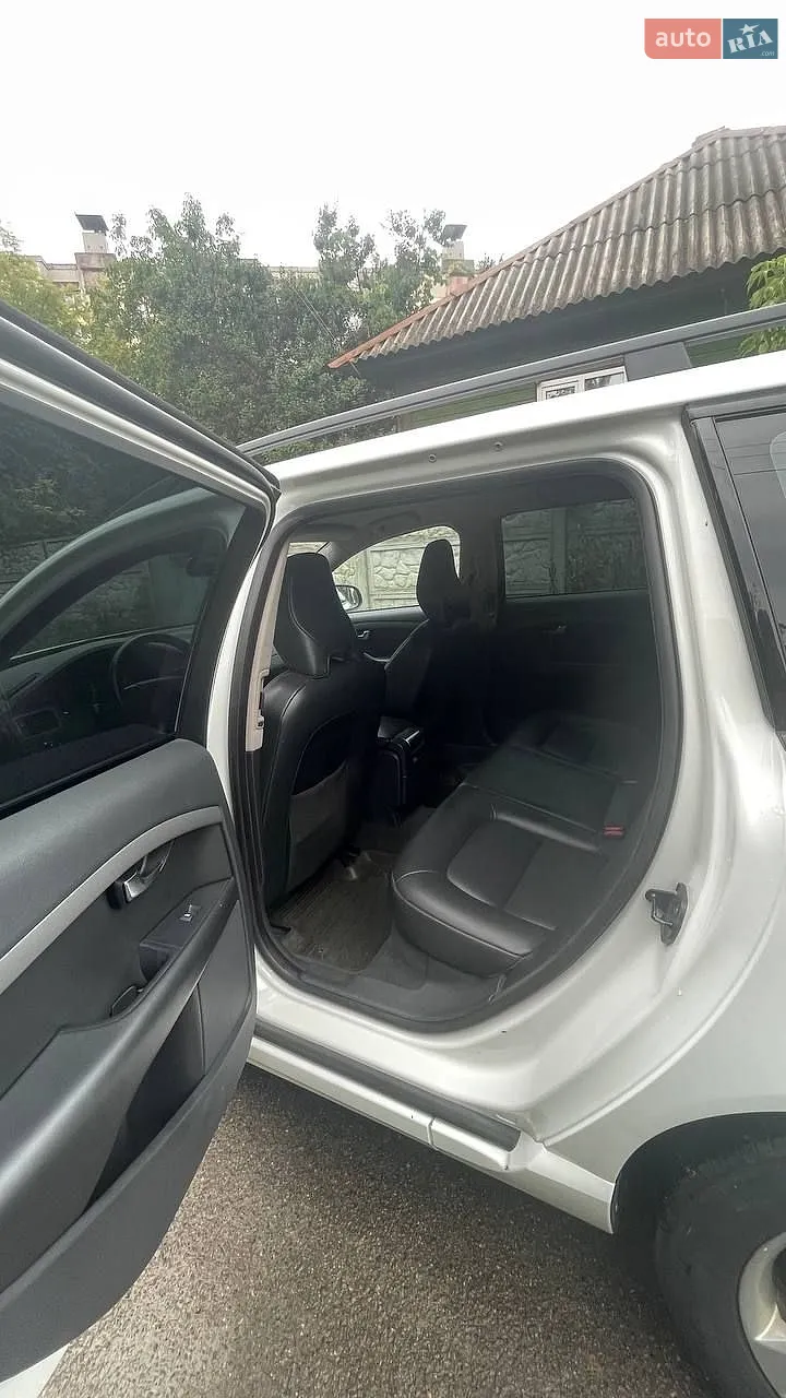 2010 Volvo V70 - мініатюра 6