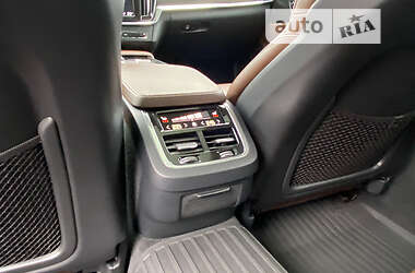 Универсал Volvo V90 Cross Country 2019 в 