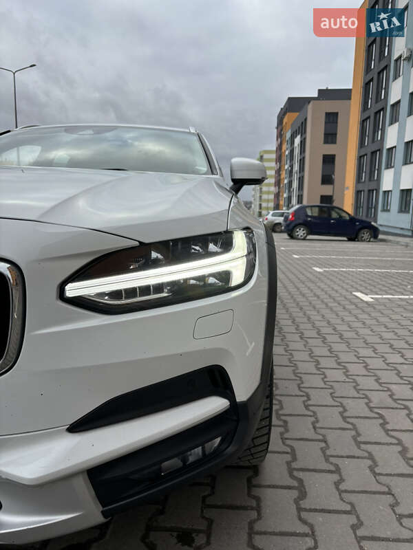 Универсал Volvo V90 Cross Country 2019 в Ровно