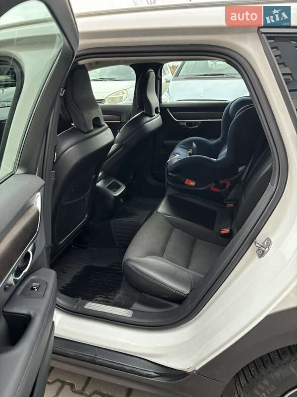 Универсал Volvo V90 Cross Country 2019 в Ровно