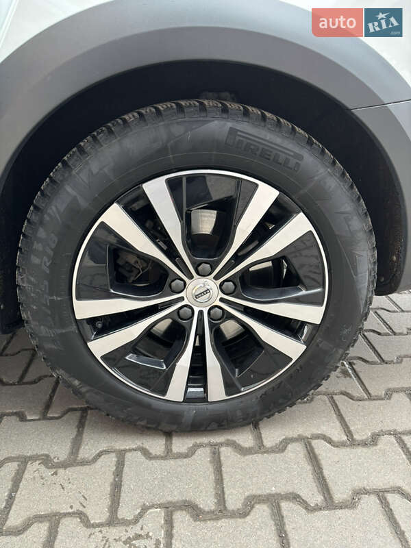 Универсал Volvo V90 Cross Country 2019 в Ровно