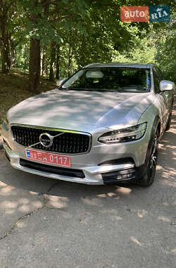 Volvo V90 Cross Country 2017