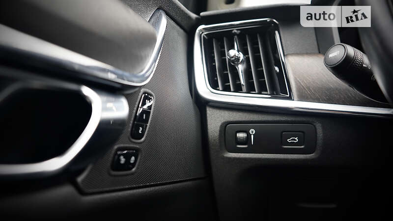 Универсал Volvo V90 Cross Country 2017 в Львове фото 22 Универсал Volvo V90 Cross Country 2017 в Львове