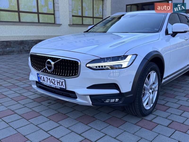 Універсал Volvo V90 Cross Country 2017 в Іршаві