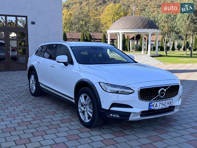 Універсал Volvo V90 Cross Country 2017 в Іршаві