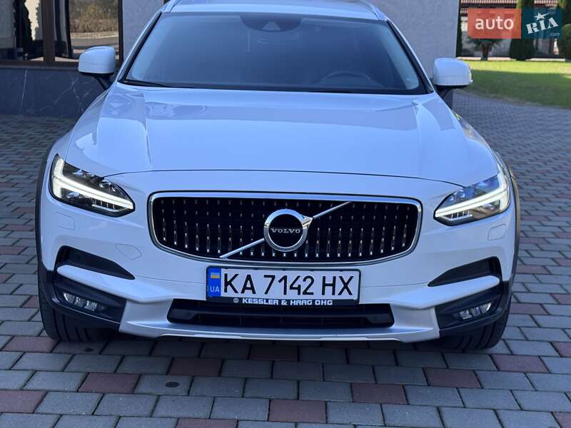 Універсал Volvo V90 Cross Country 2017 в Іршаві