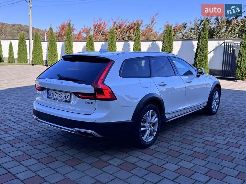 Універсал Volvo V90 Cross Country 2017 в Іршаві