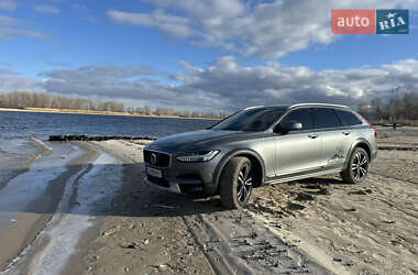 Универсал Volvo V90 Cross Country 2020 в 
