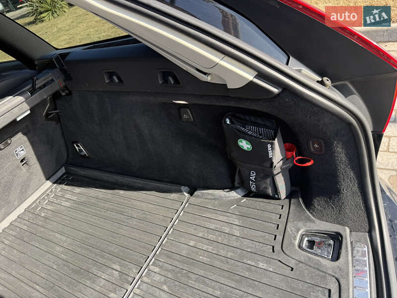 Універсал Volvo V90 Cross Country 2019 в Теребовлі