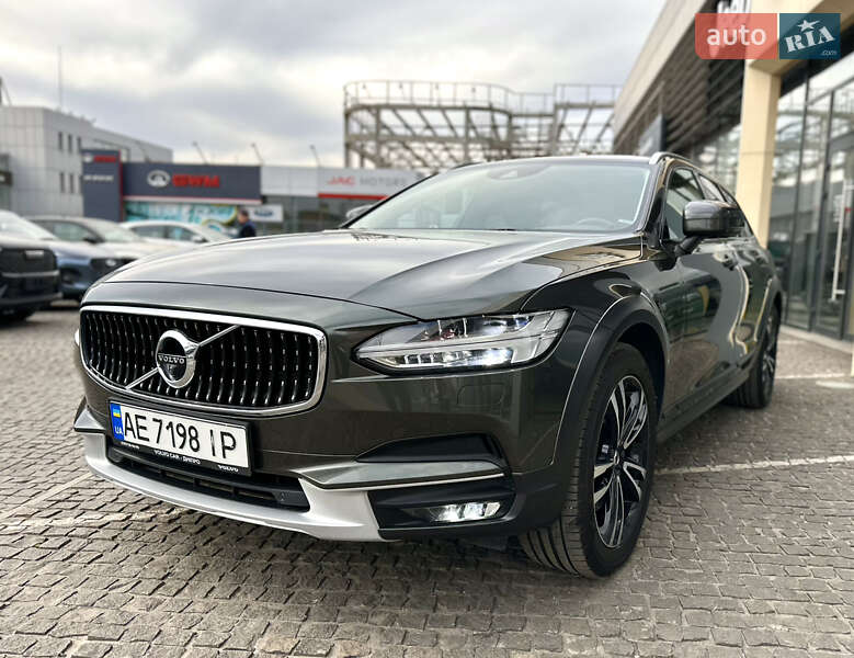 Універсал Volvo V90 Cross Country 2017 в Дніпрі