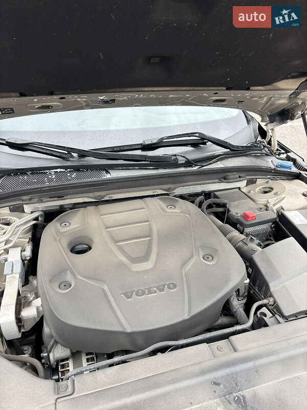 Універсал Volvo V90 Cross Country 2017 в Дніпрі