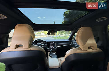 Универсал Volvo V90 Cross Country 2020 в 