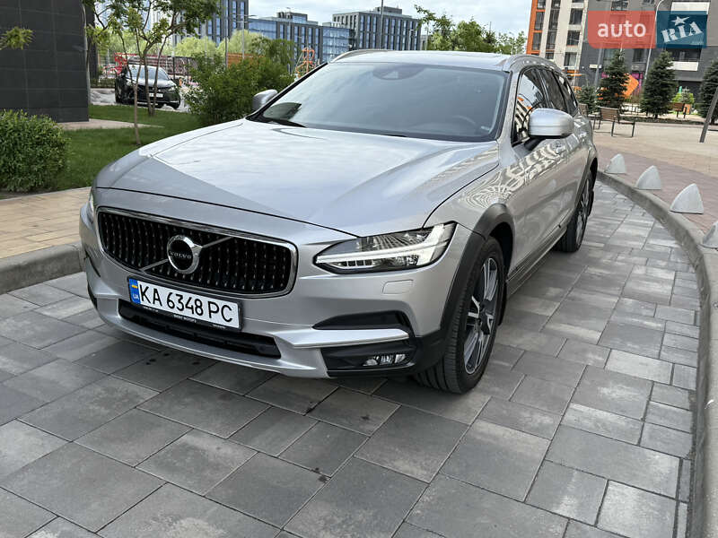 Volvo V90 Cross Country 2019