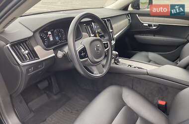 Универсал Volvo V90 Cross Country 2020 в 