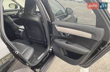 Универсал Volvo V90 Cross Country 2020 в 