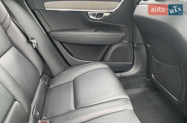 Универсал Volvo V90 Cross Country 2020 в 