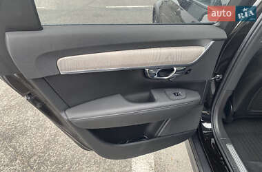 Универсал Volvo V90 Cross Country 2020 в 