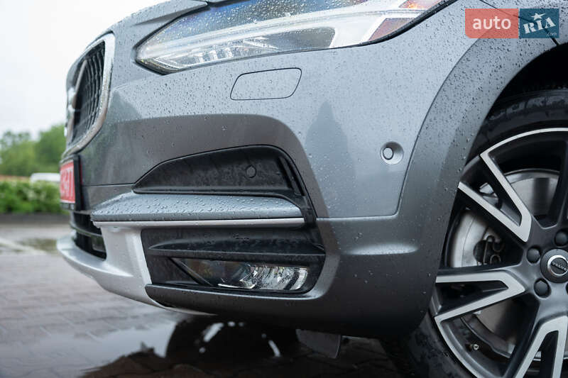 Універсал Volvo V90 Cross Country 2017 в Житомирі