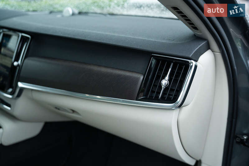 Універсал Volvo V90 Cross Country 2017 в Житомирі