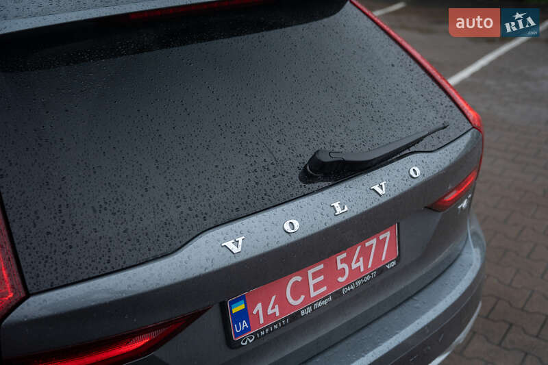 Універсал Volvo V90 Cross Country 2017 в Житомирі