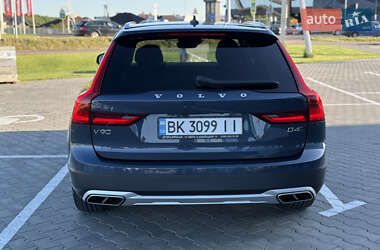 Универсал Volvo V90 Cross Country 2018 в 