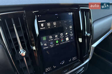 Универсал Volvo V90 Cross Country 2018 в 