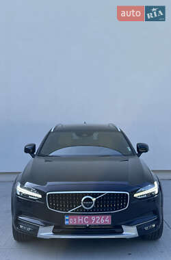 Универсал Volvo V90 Cross Country 2017 в 