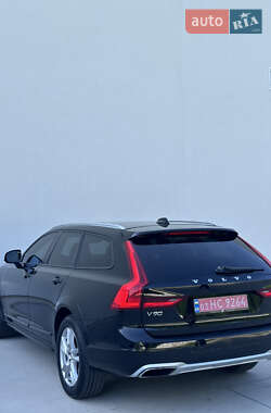 Универсал Volvo V90 Cross Country 2017 в 