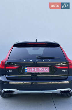 Универсал Volvo V90 Cross Country 2017 в 