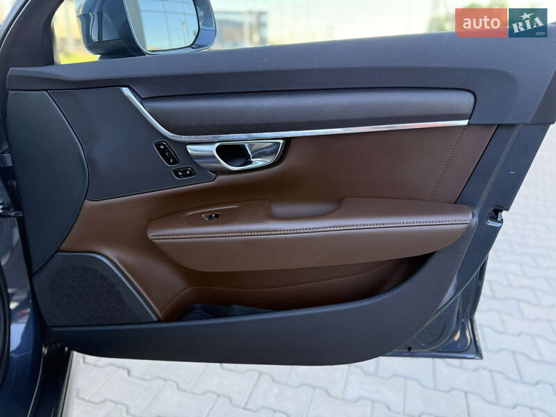 Универсал Volvo V90 Cross Country 2018 в Луцке