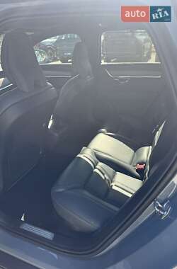 Универсал Volvo V90 Cross Country 2020 в 