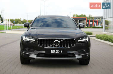 Volvo V90 Cross Country 2023