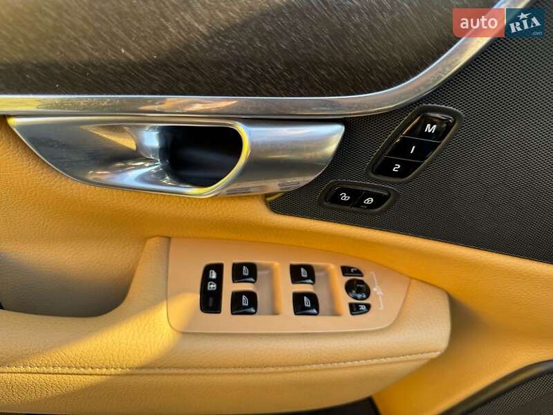 Універсал Volvo V90 Cross Country 2017 в Рівному