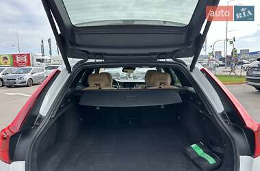 Универсал Volvo V90 Cross Country 2019 в 