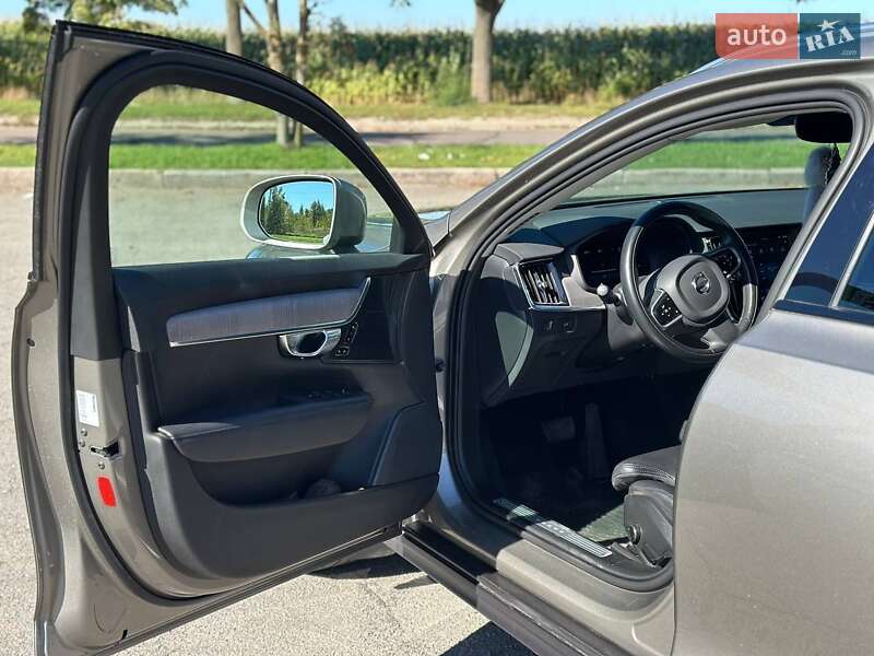 Универсал Volvo V90 Cross Country 2022 в Владимире