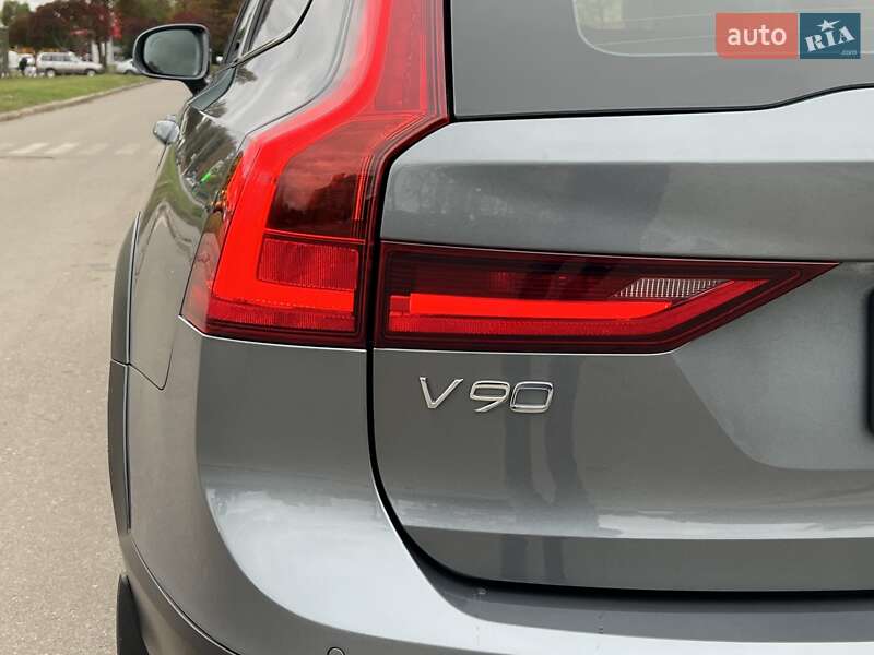 Універсал Volvo V90 Cross Country 2018 в Києві