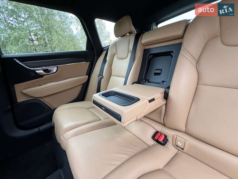 Універсал Volvo V90 Cross Country 2018 в Києві