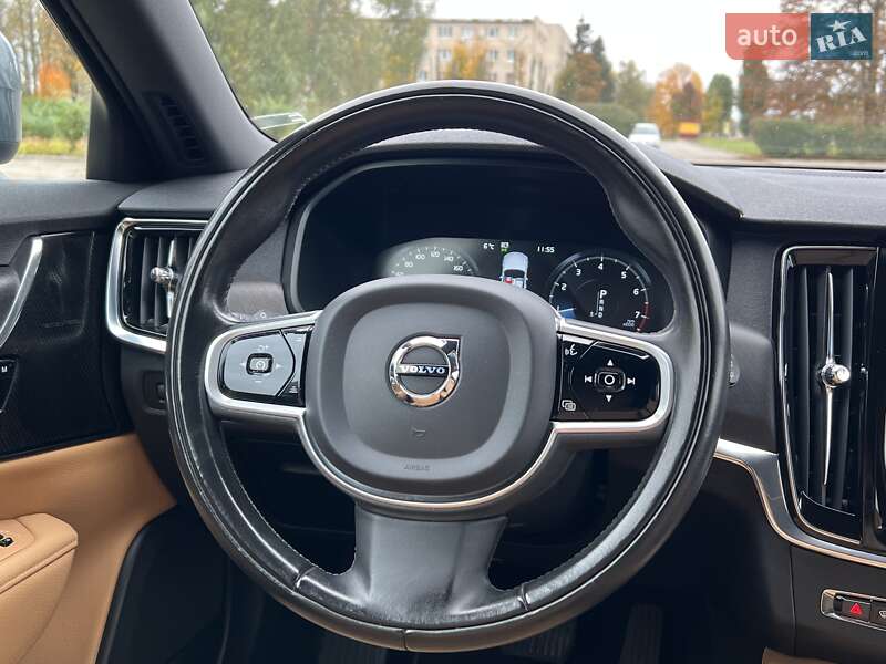 Універсал Volvo V90 Cross Country 2018 в Києві