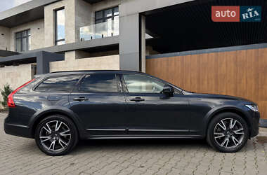 Универсал Volvo V90 Cross Country 2020 в 