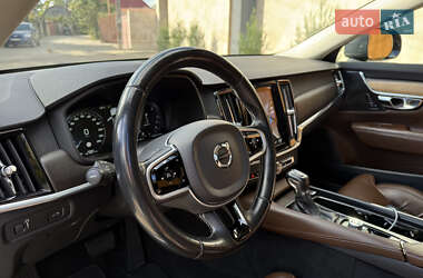 Универсал Volvo V90 Cross Country 2020 в 