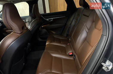 Универсал Volvo V90 Cross Country 2020 в 