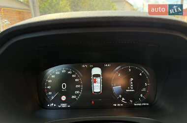 Универсал Volvo V90 Cross Country 2020 в 