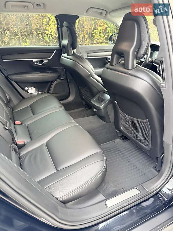 Универсал Volvo V90 Cross Country 2017 в Киеве фото 16 Универсал Volvo V90 Cross Country 2017 в Киеве