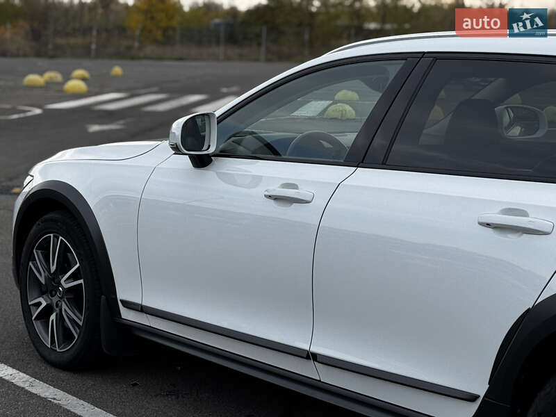 Универсал Volvo V90 Cross Country 2019 в Киеве фото 6 Универсал Volvo V90 Cross Country 2019 в Киеве
