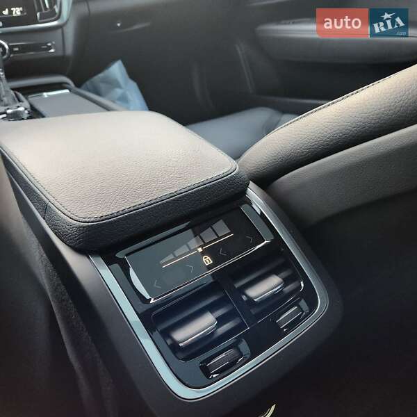 Универсал Volvo V90 Cross Country 2017 в Ивано-Франковске фото 31 Универсал Volvo V90 Cross Country 2017 в Ивано-Франковске