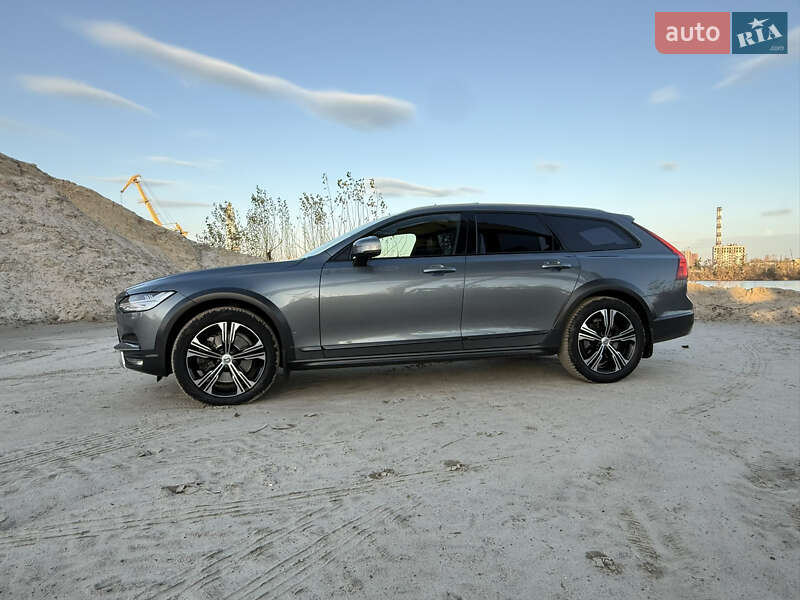 Универсал Volvo V90 Cross Country 2018 в Киеве