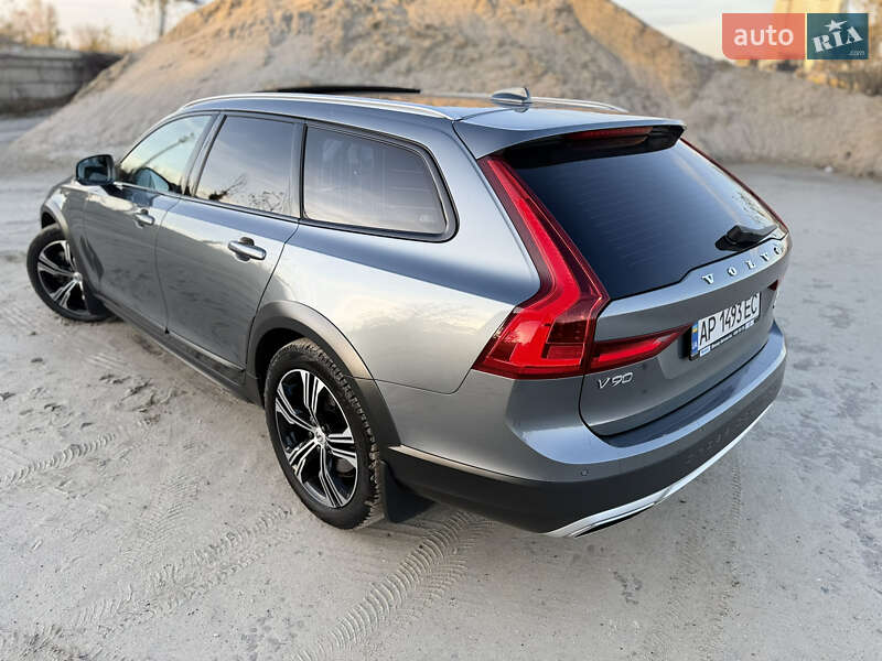 Универсал Volvo V90 Cross Country 2018 в Киеве
