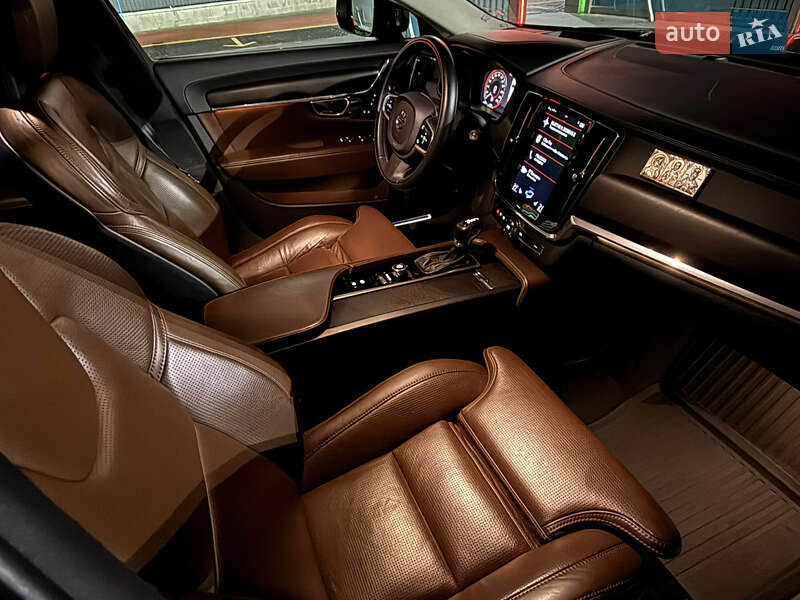 Универсал Volvo V90 Cross Country 2018 в Киеве